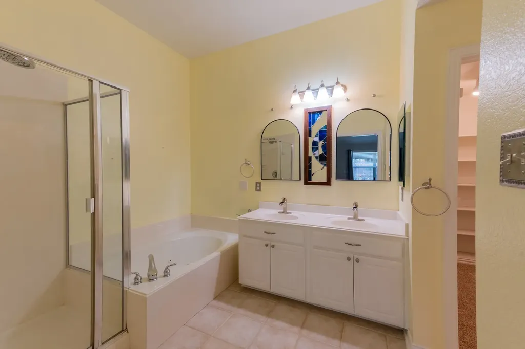 514 Renee Drive Euless TX 76040