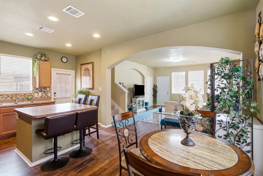 2648 Blackstone Drive Grand Prairie TX 75052