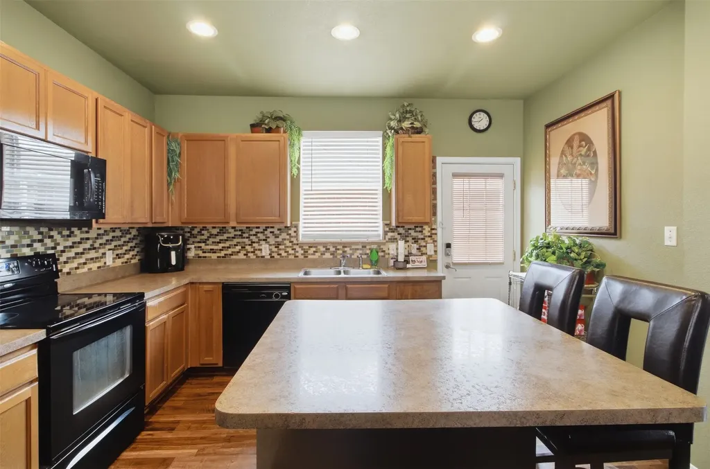 2648 Blackstone Drive Grand Prairie TX 75052