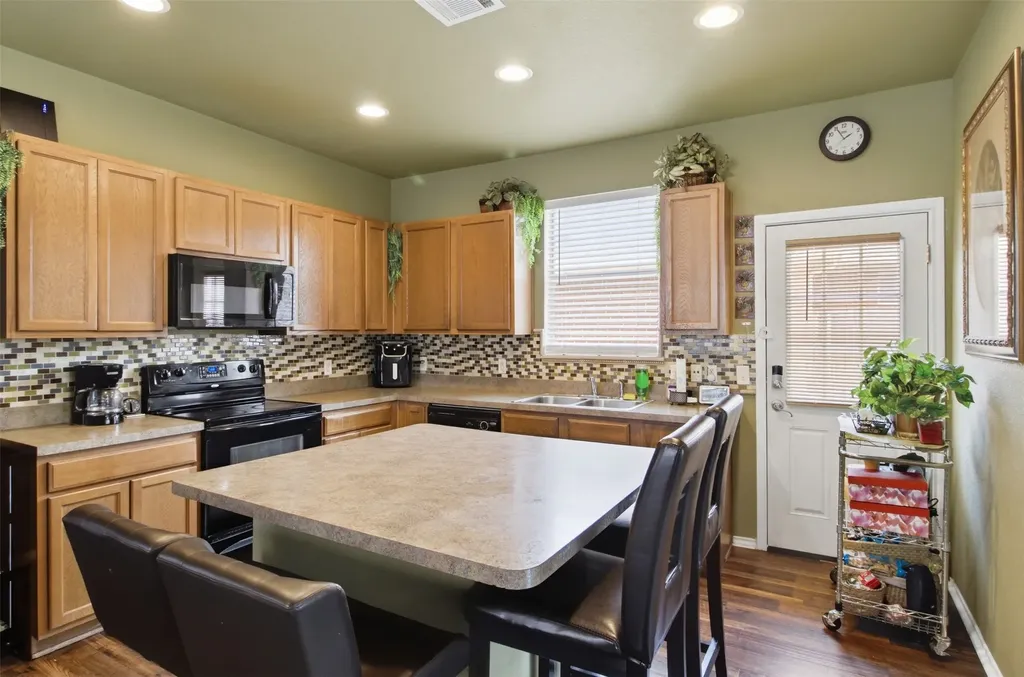 2648 Blackstone Drive Grand Prairie TX 75052