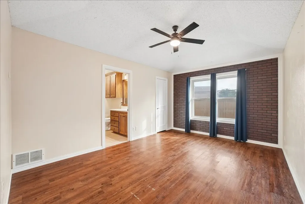 2604 S Meadow Drive Fort Worth TX 76133