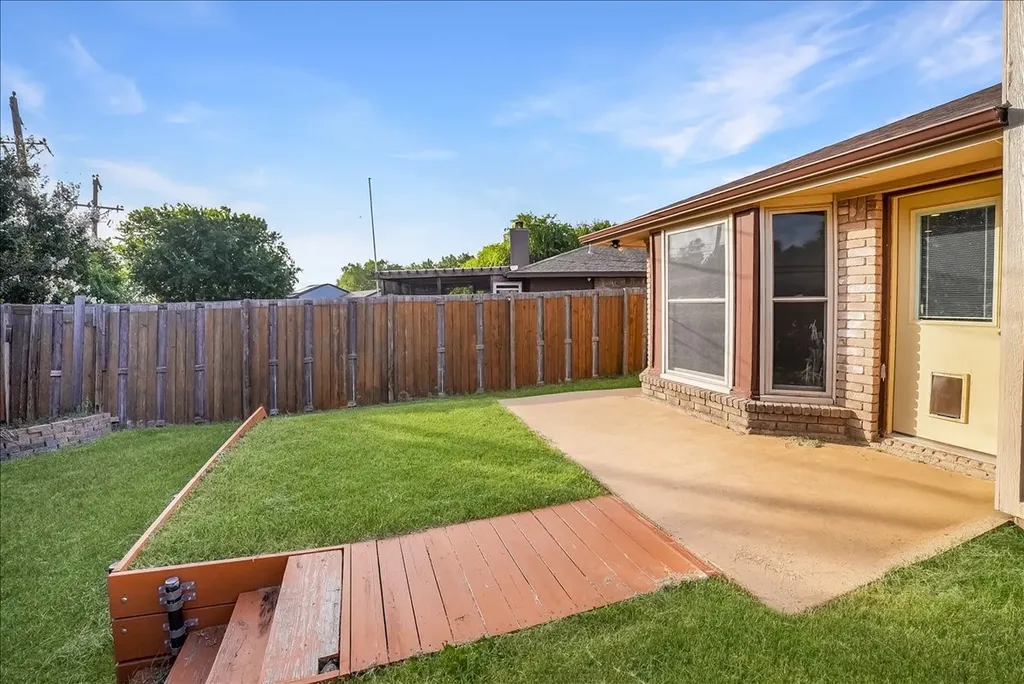 2604 S Meadow Drive Fort Worth TX 76133