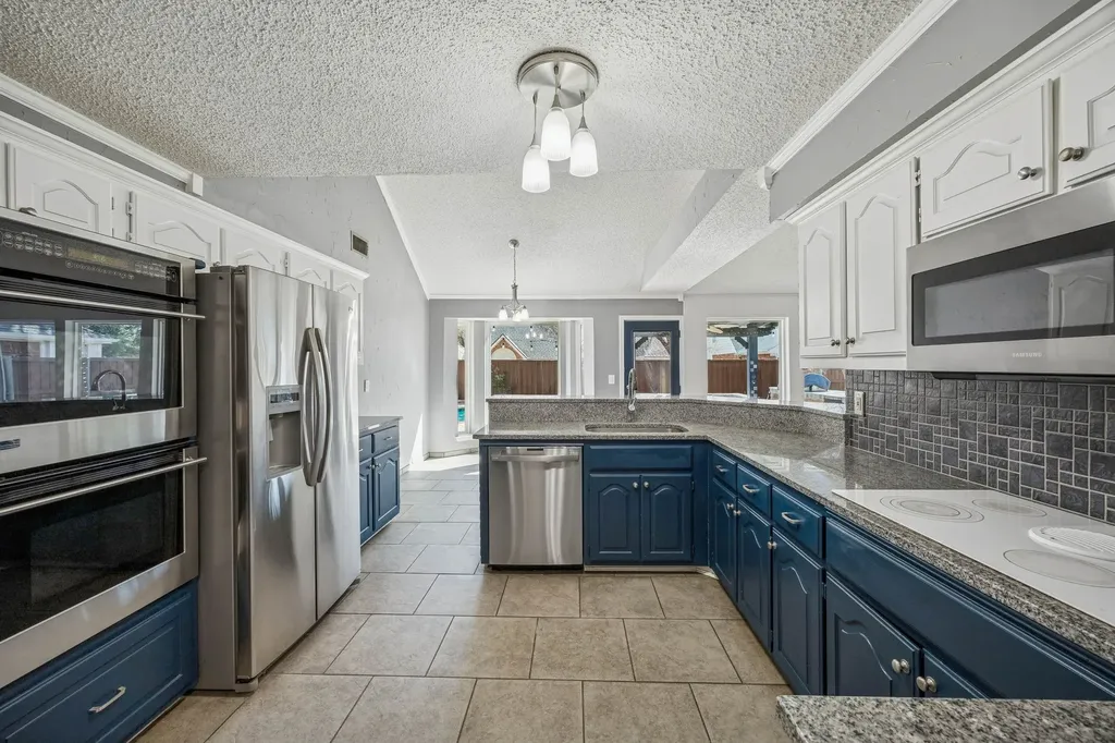 2215 Cimarron Road Mckinney TX 75072
