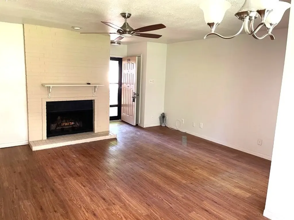 1109 Calico Lane Arlington TX 76011