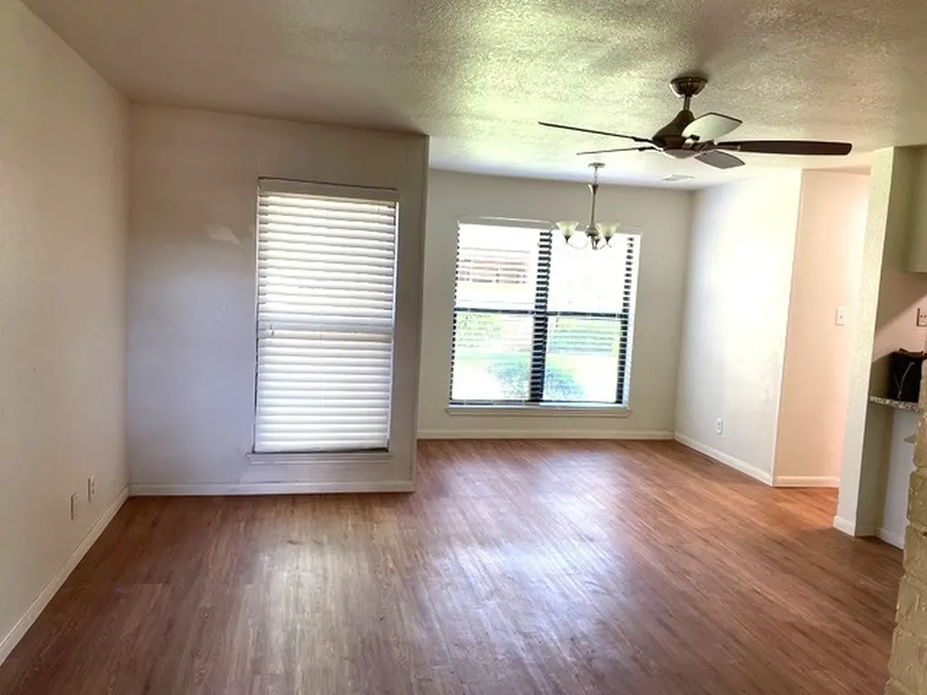 1109 Calico Lane Arlington TX 76011