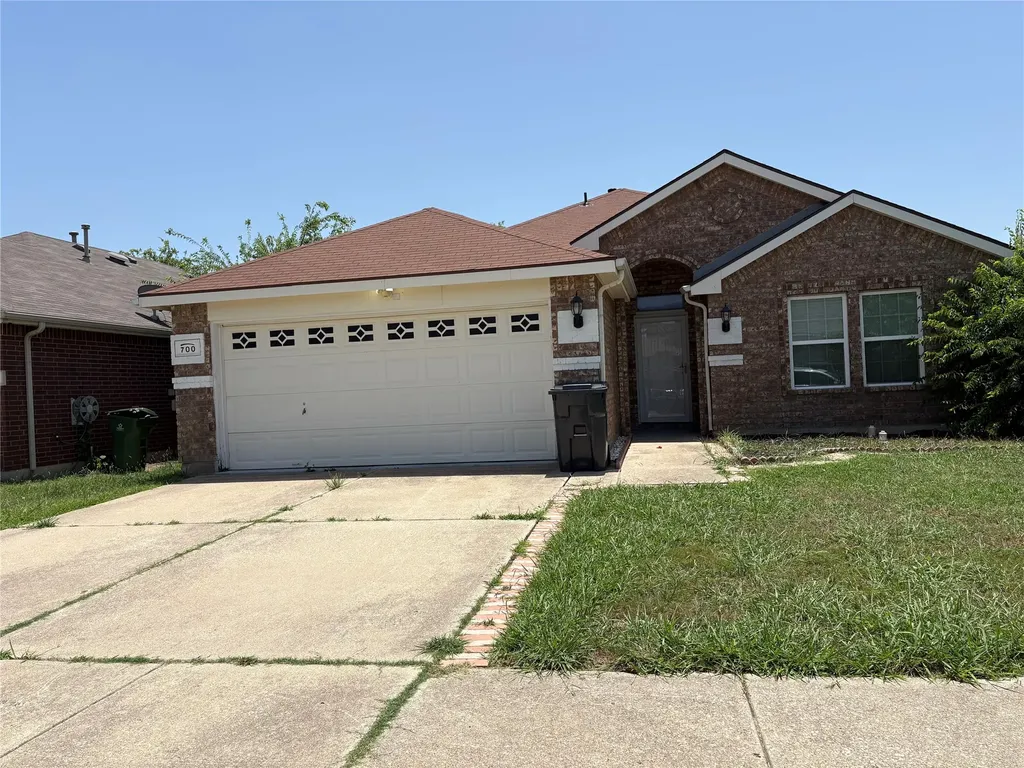 700 Stonedale Drive Arlington TX 76002