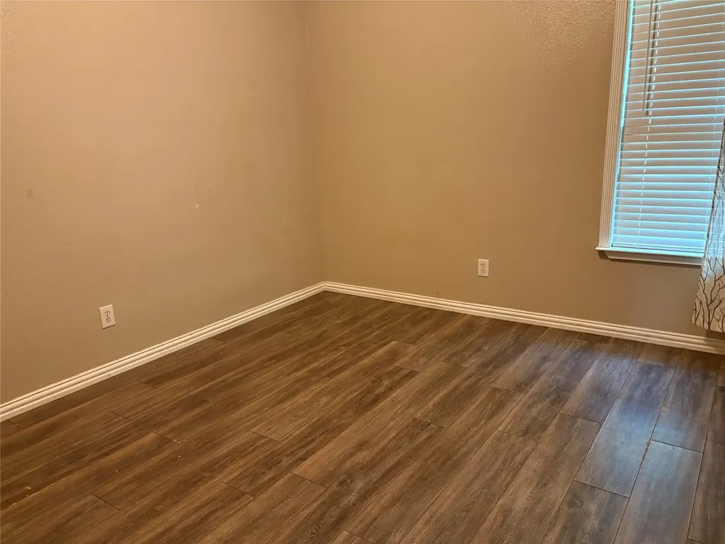 700 Stonedale Drive Arlington TX 76002