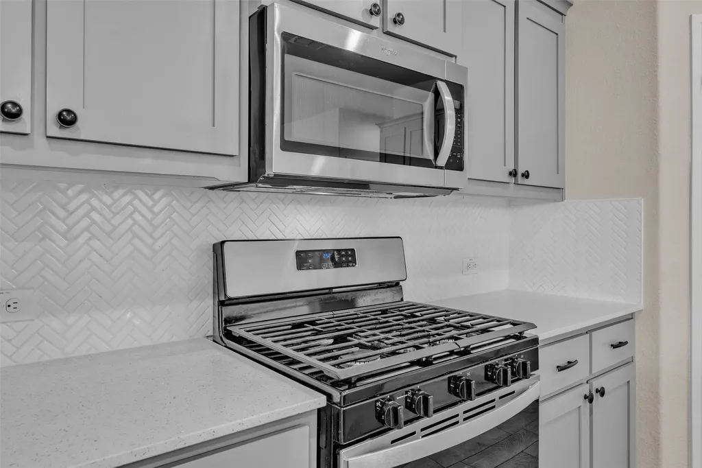 1016 Kirkham Way Fort Worth TX 76247
