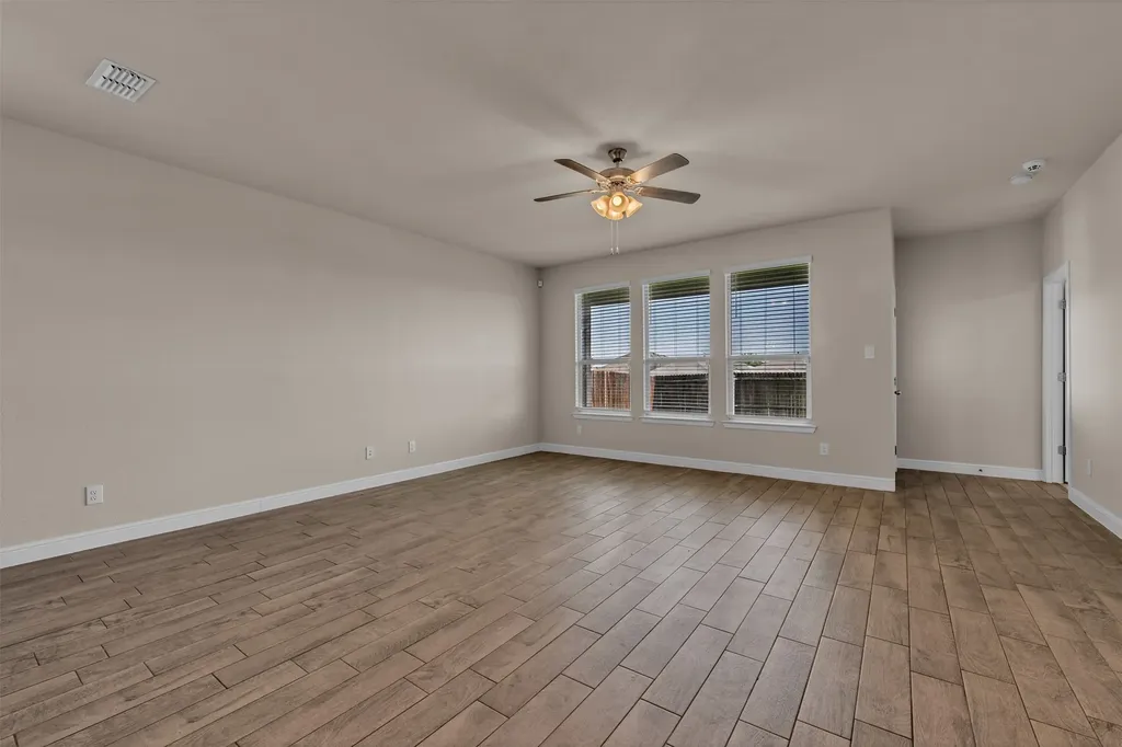 1016 Kirkham Way Fort Worth TX 76247