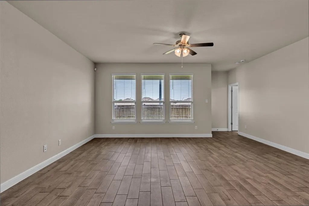 1016 Kirkham Way Fort Worth TX 76247