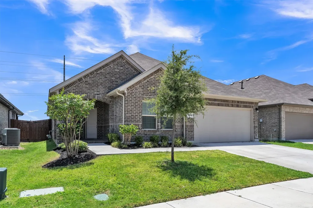 1016 Kirkham Way Fort Worth TX 76247