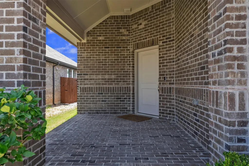 1016 Kirkham Way Fort Worth TX 76247
