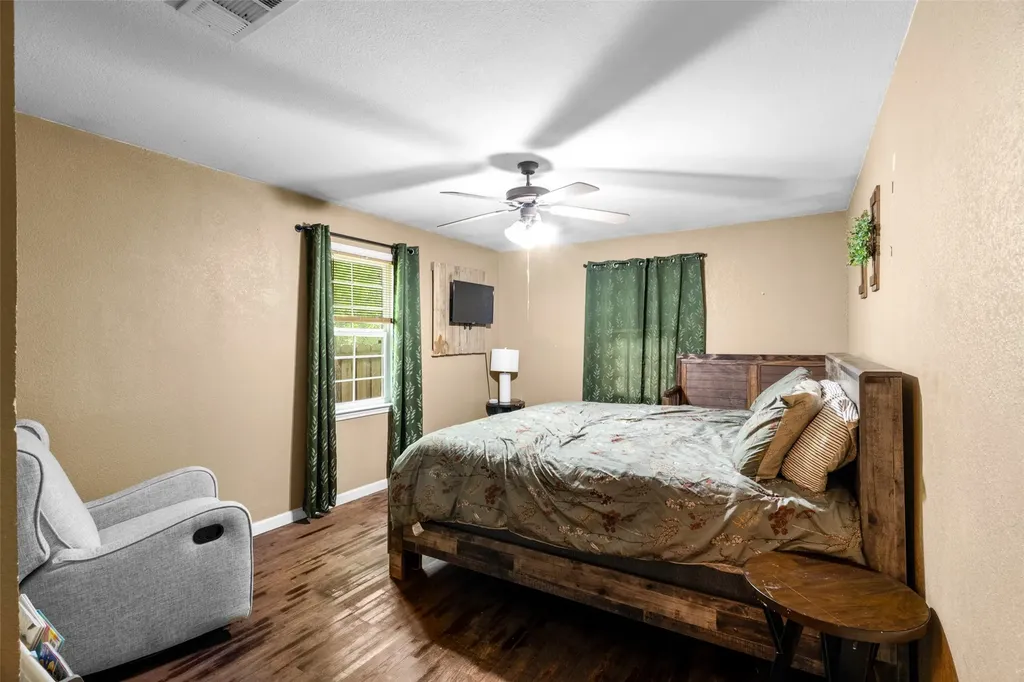 4427 Baldwin Street Dallas TX 75210