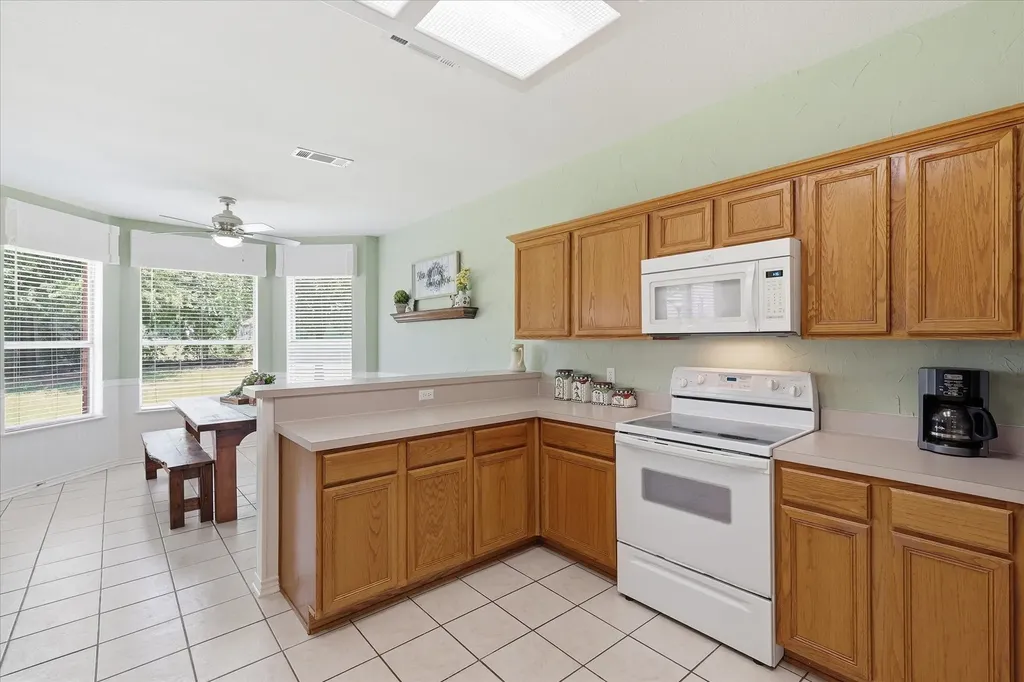 121 S Blue Bonnet Circle Justin TX 76247