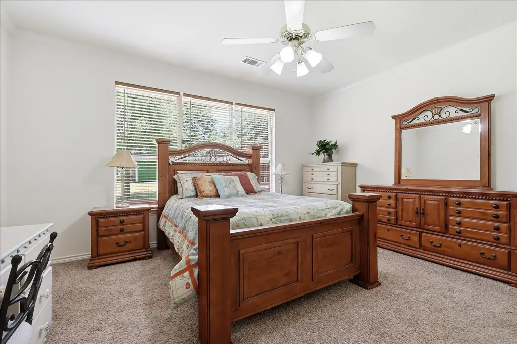 121 S Blue Bonnet Circle Justin TX 76247