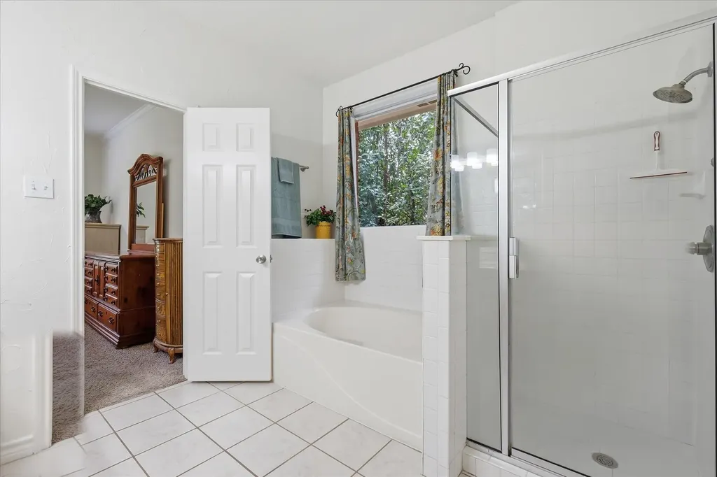 121 S Blue Bonnet Circle Justin TX 76247