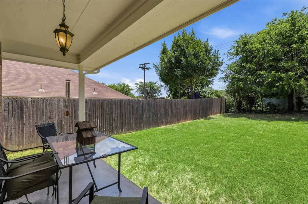 121 S Blue Bonnet Circle Justin TX 76247