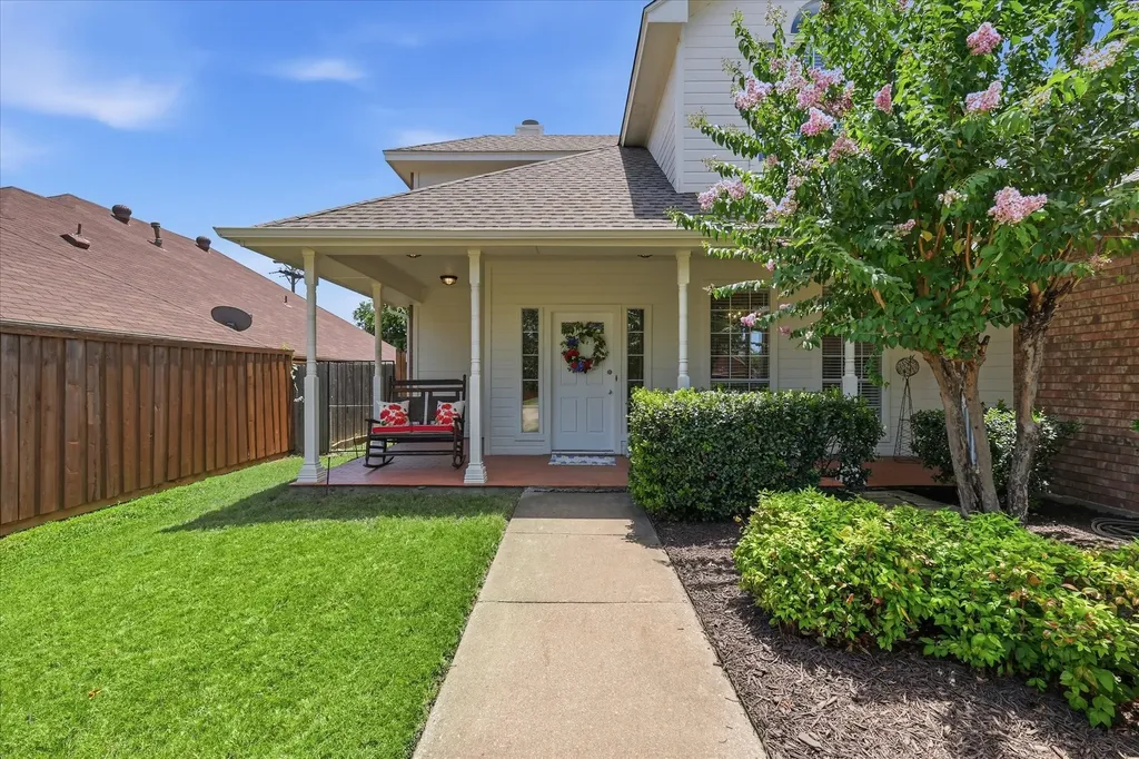 121 S Blue Bonnet Circle Justin TX 76247