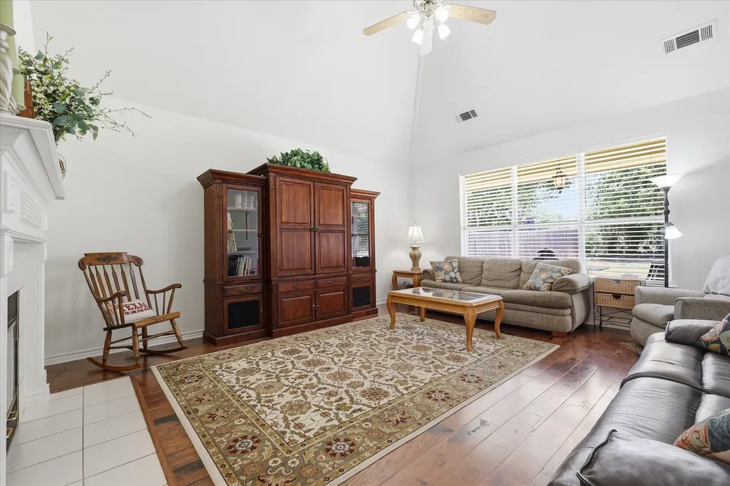 121 S Blue Bonnet Circle Justin TX 76247