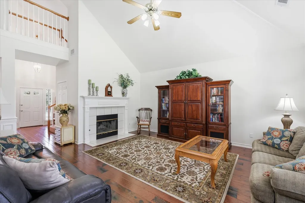 121 S Blue Bonnet Circle Justin TX 76247