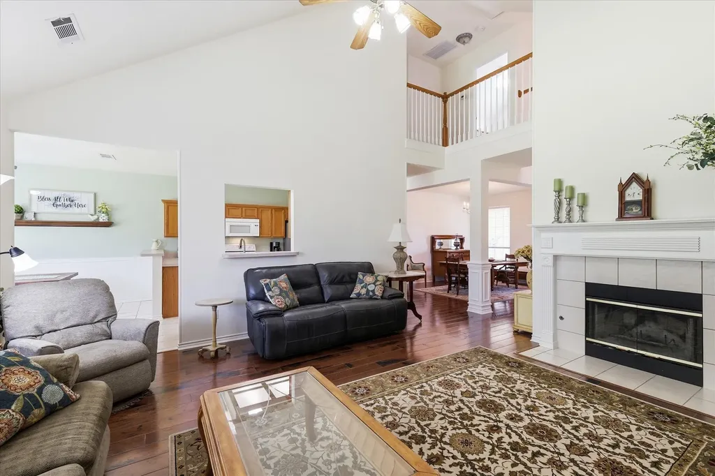 121 S Blue Bonnet Circle Justin TX 76247
