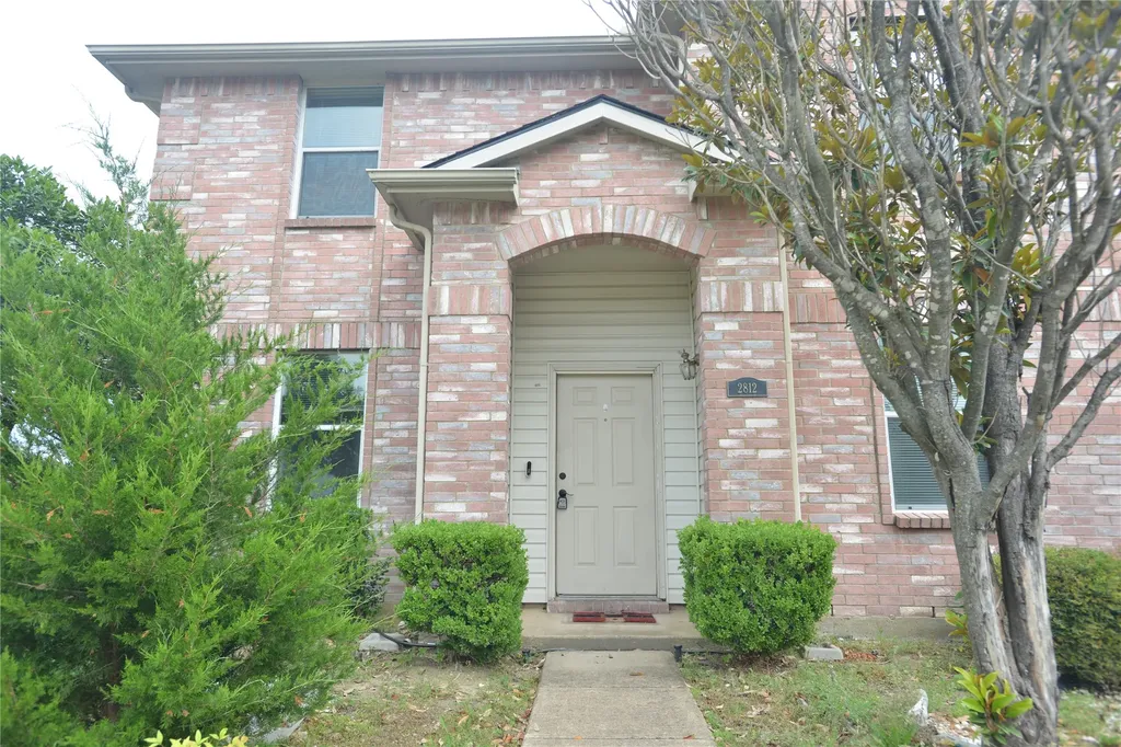 2812 Sonora Lane Mesquite TX 75181