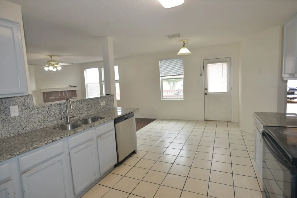 2812 Sonora Lane Mesquite TX 75181