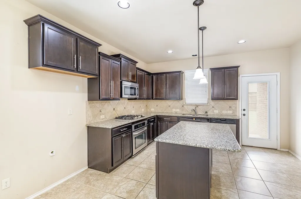 208 Whitman Drive Mckinney TX 75072
