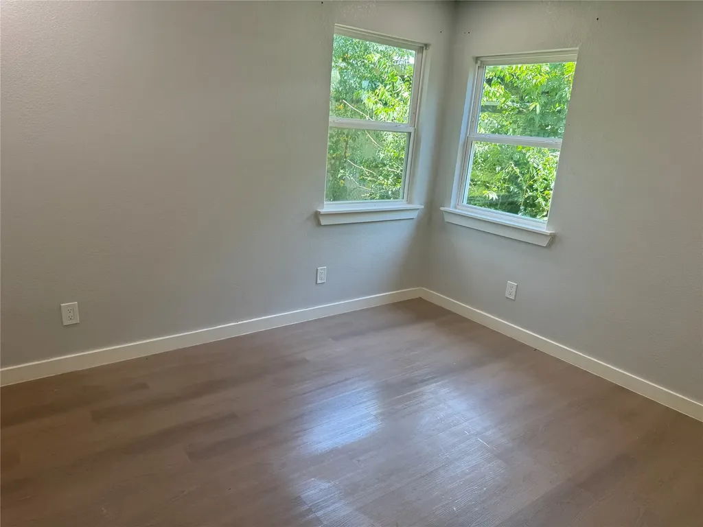 1123 Hansboro Avenue Dallas TX 75224