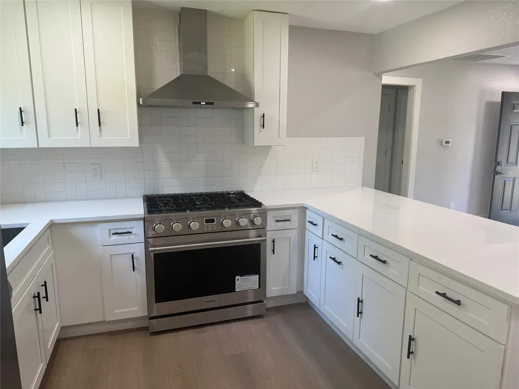 1123 Hansboro Avenue Dallas TX 75224