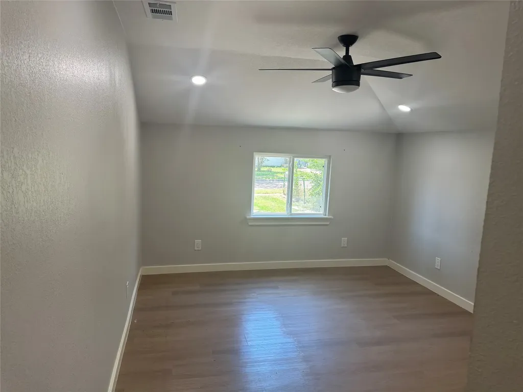 1123 Hansboro Avenue Dallas TX 75224