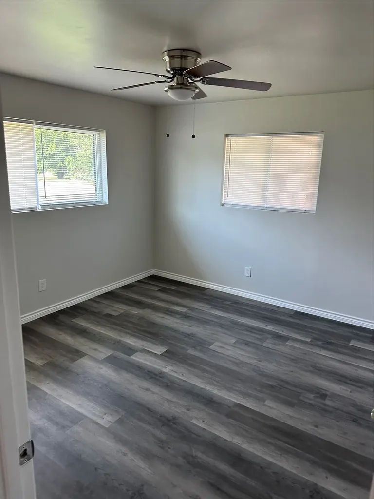 905 Elizabeth Boulevard Granbury TX 76048