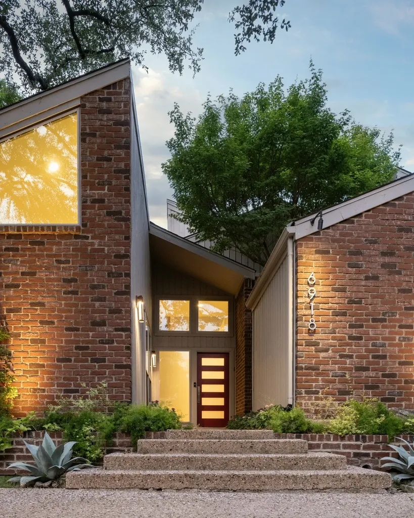 6918 Chevy Chase Avenue Dallas TX 75225
