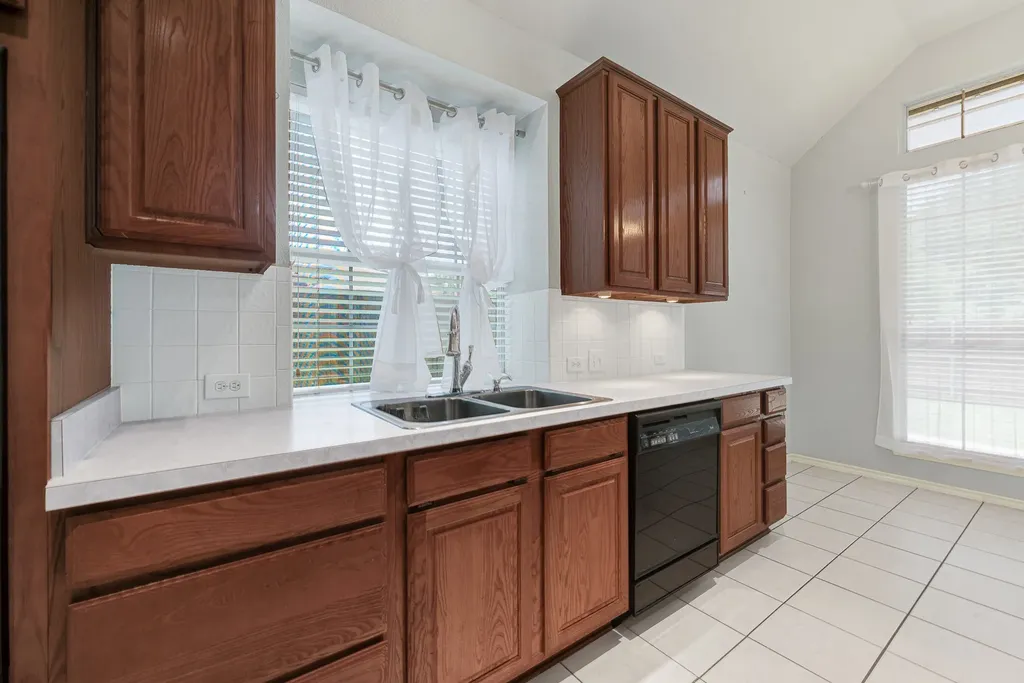 5705 Abingdon Drive Richardson TX 75082