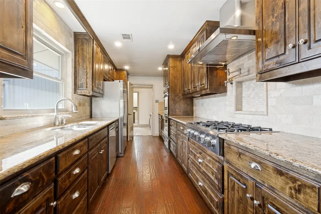 701 Brentwood Lane Richardson TX 75080