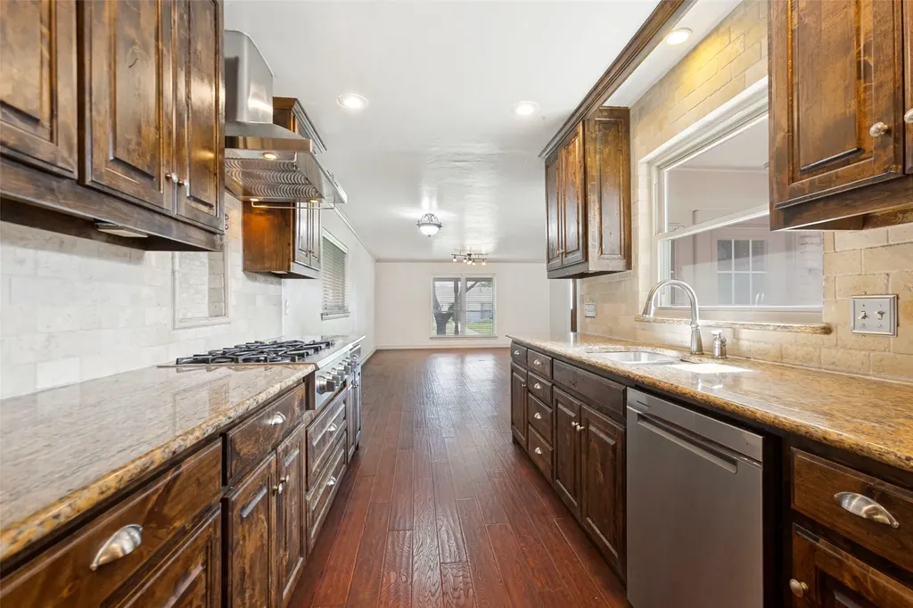 701 Brentwood Lane Richardson TX 75080