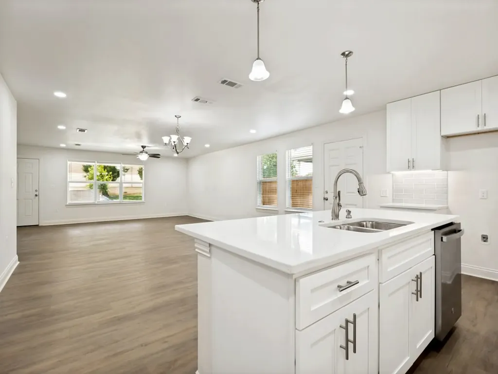 3327 Garden Lane Dallas TX 75215