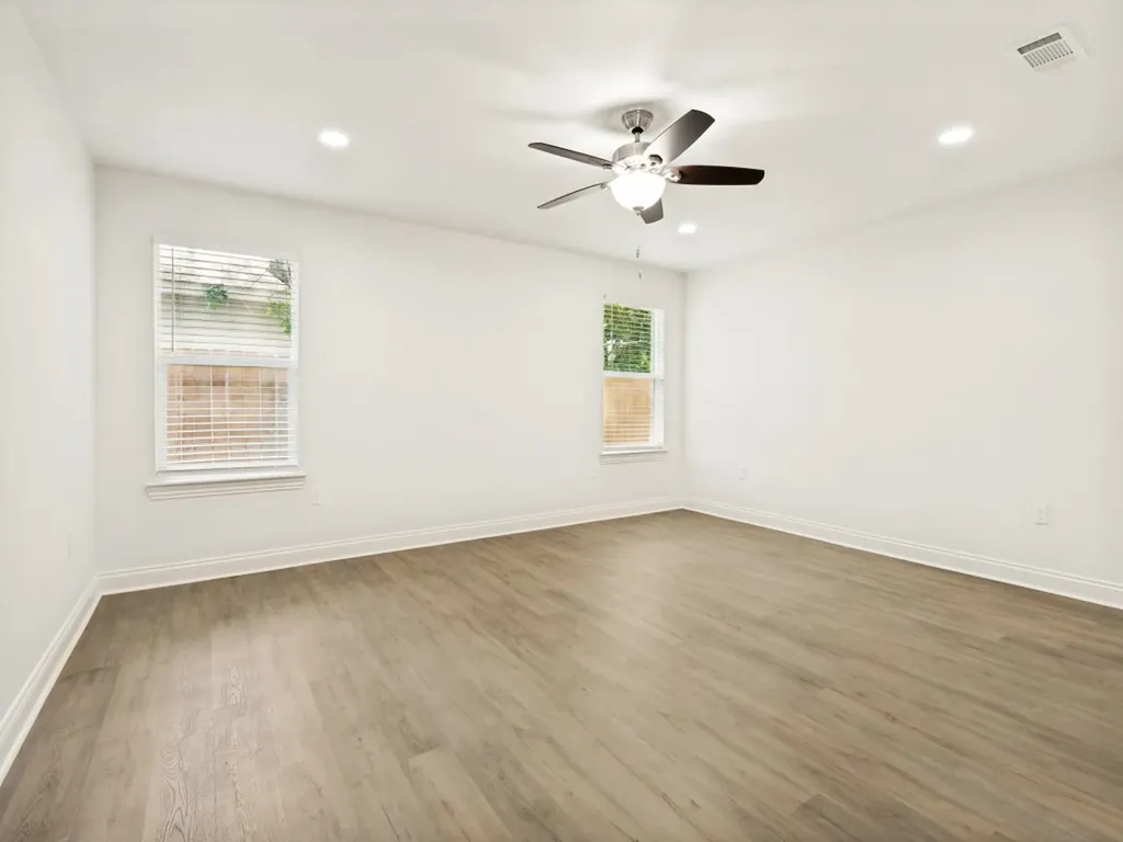 3327 Garden Lane Dallas TX 75215