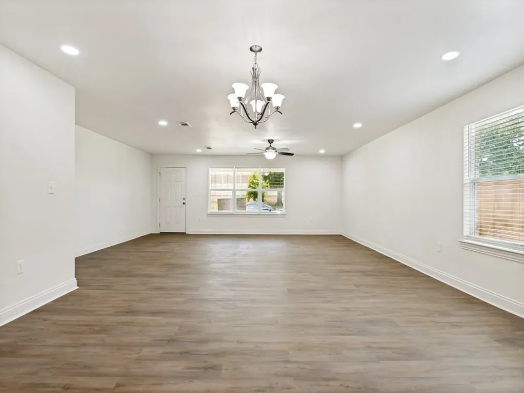 3327 Garden Lane Dallas TX 75215