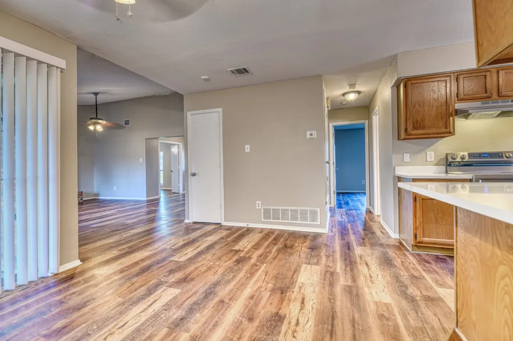 327 Southerland Avenue Mesquite TX 75150