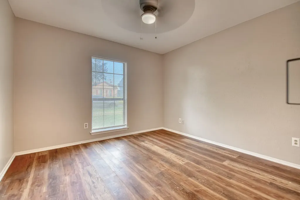327 Southerland Avenue Mesquite TX 75150