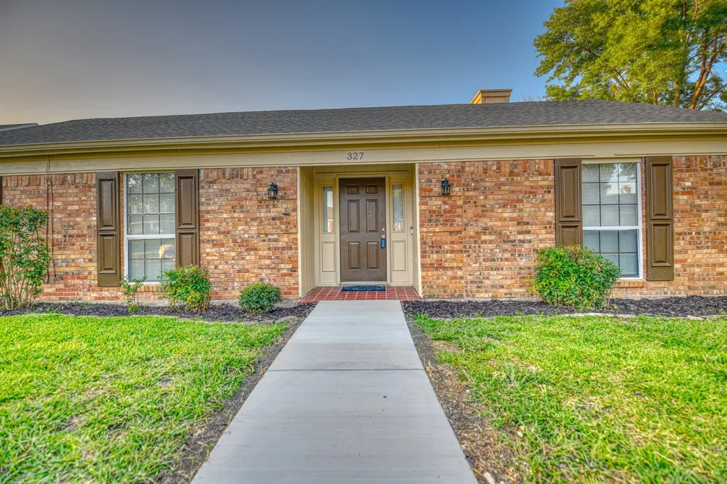 327 Southerland Avenue Mesquite TX 75150