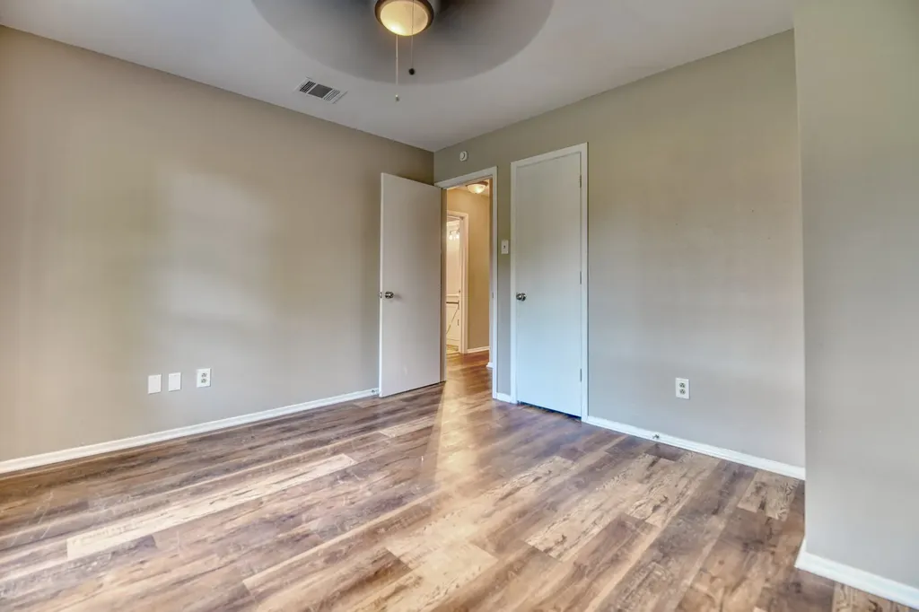 327 Southerland Avenue Mesquite TX 75150