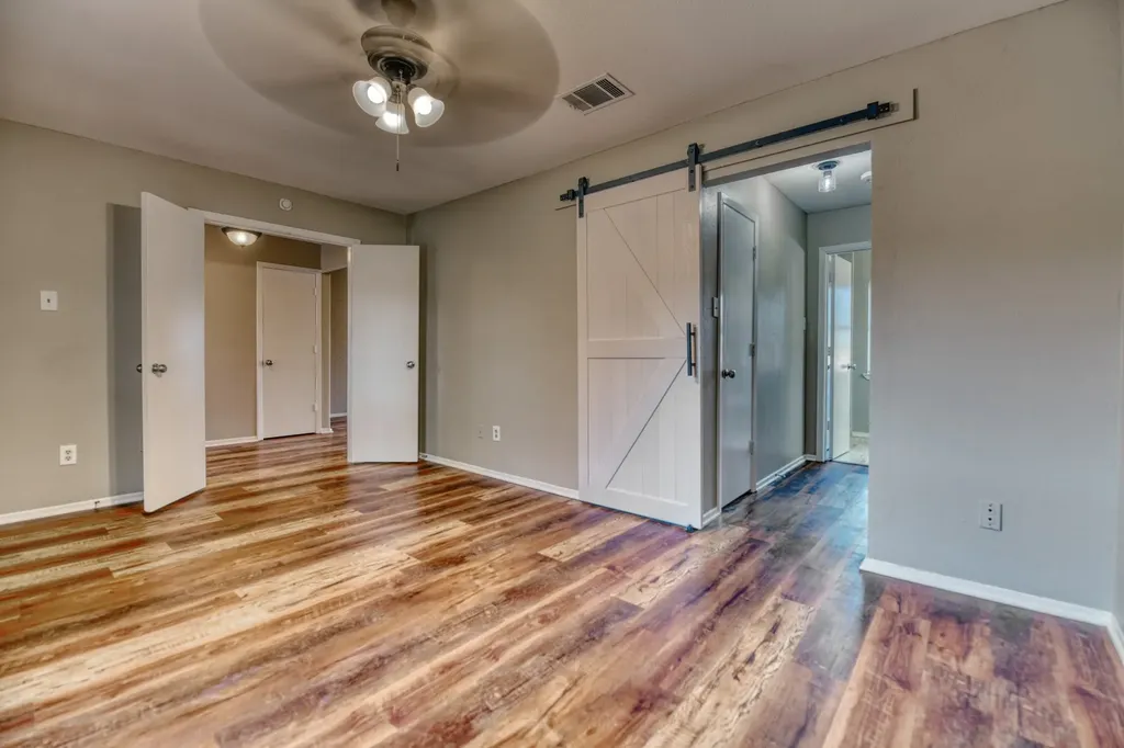327 Southerland Avenue Mesquite TX 75150