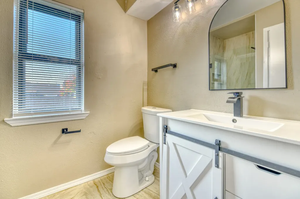 327 Southerland Avenue Mesquite TX 75150