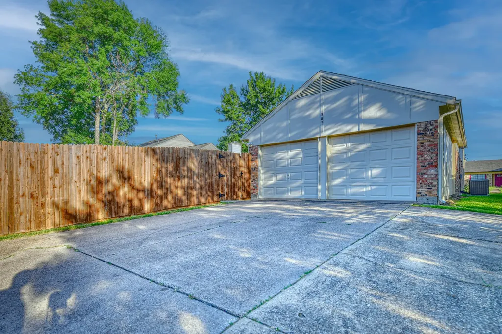 327 Southerland Avenue Mesquite TX 75150