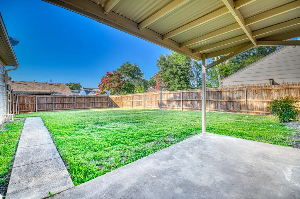 327 Southerland Avenue Mesquite TX 75150