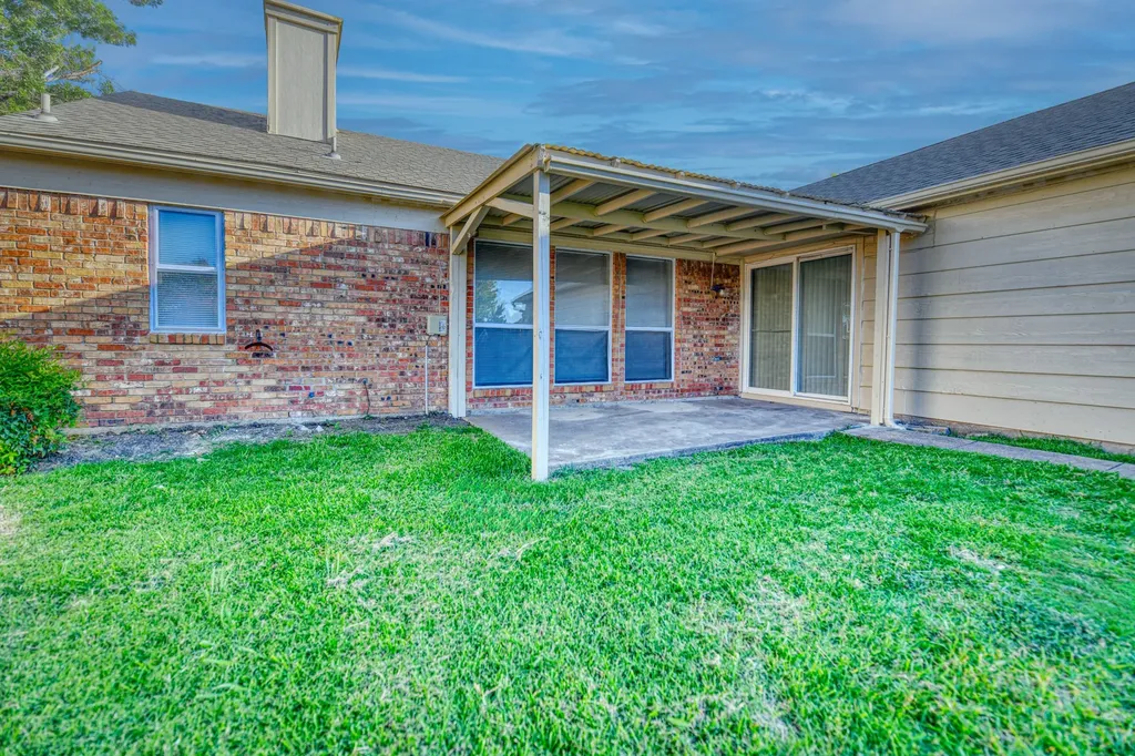 327 Southerland Avenue Mesquite TX 75150