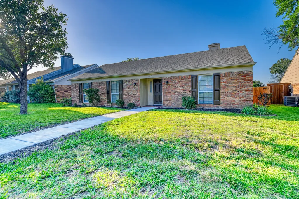 327 Southerland Avenue Mesquite TX 75150