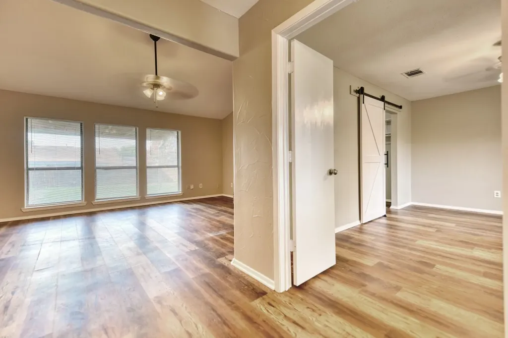 327 Southerland Avenue Mesquite TX 75150